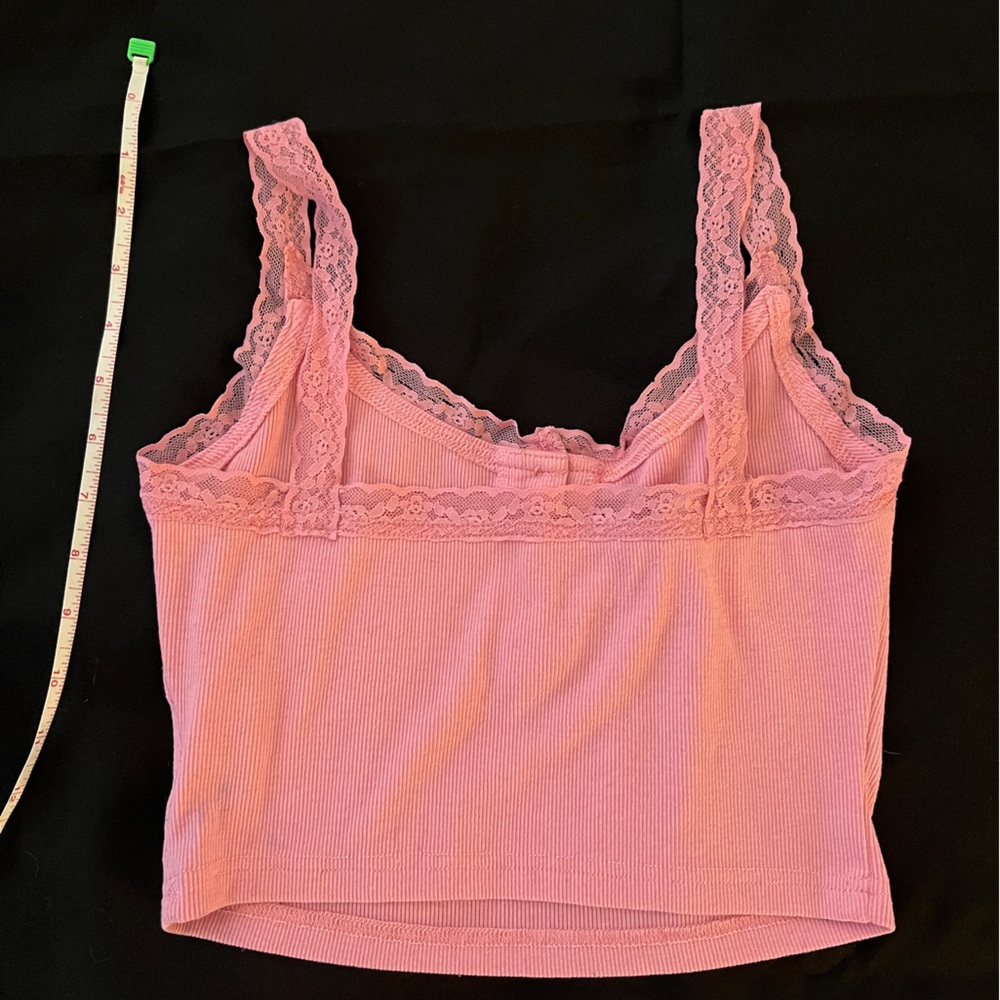 🌸lacy crop top with button detail🌸